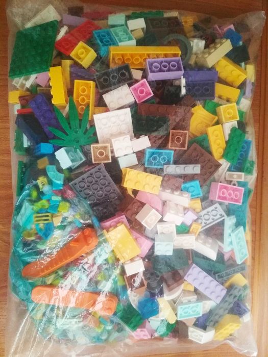 Лего детали (1550 шт.)