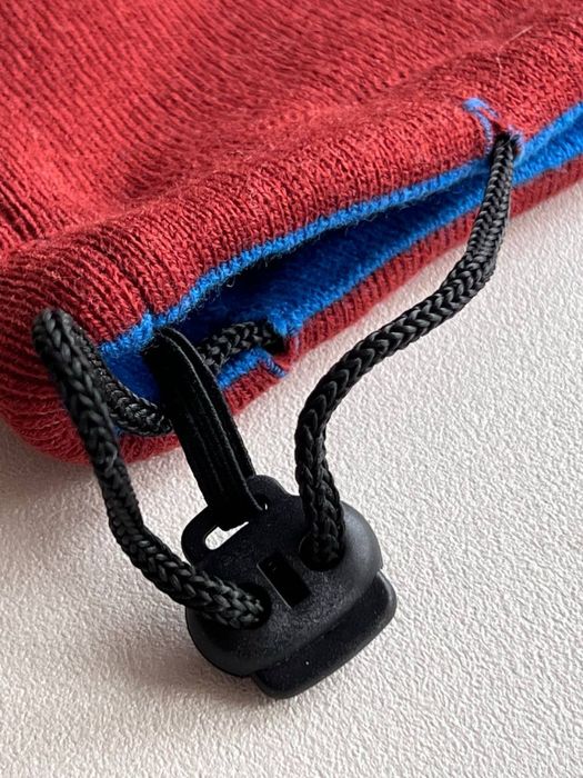 И шапка и шарф 2-в-1. Из Decathlon Spain.