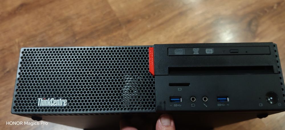 Lenovo  настолен компютър