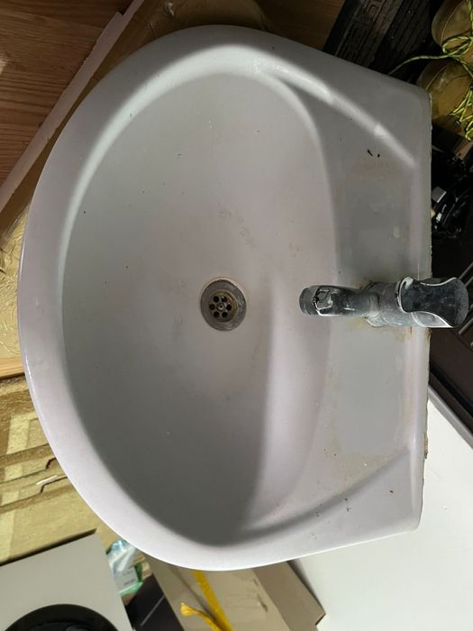 Раковина с тумбой