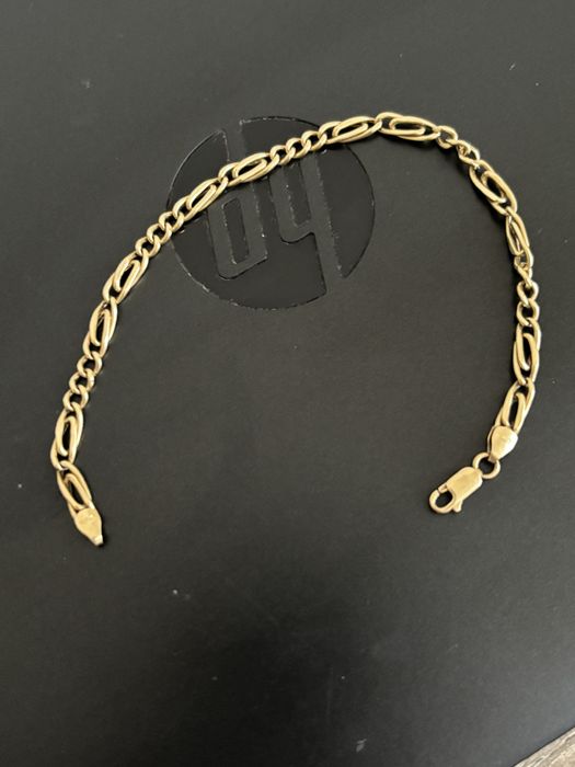 Bratara  aur  18 karate