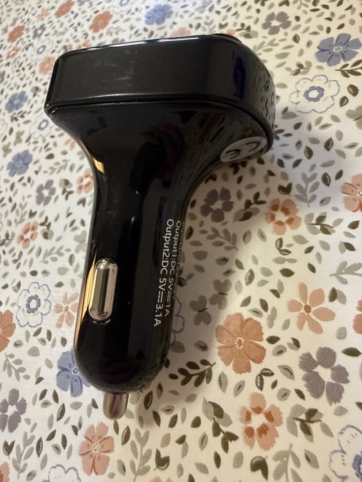 Modulator fm cu handsfree +incarcatot