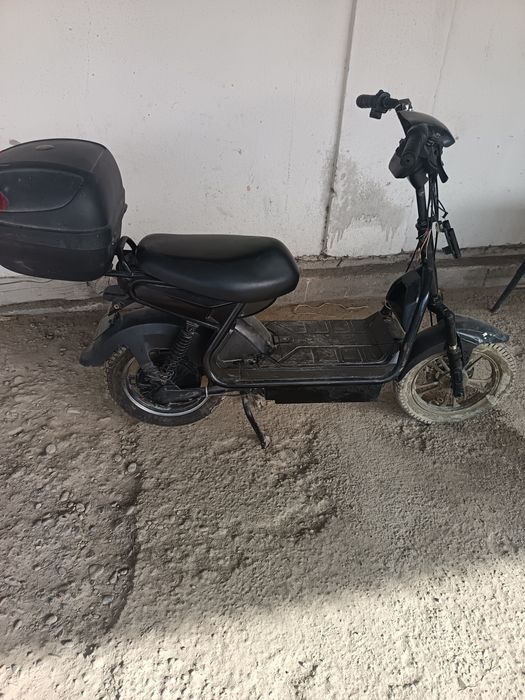 Skuter sotiladi arzon naxda