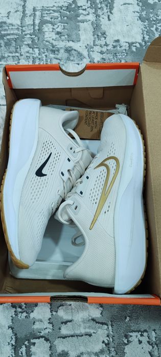 Nike Quest 6 crem 38, 5