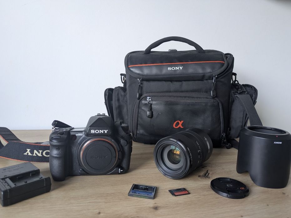 Sony a850 - Full-Frame DSLR Фотоапарат КАТО НОВ! САМО 4700 КАДЪРА