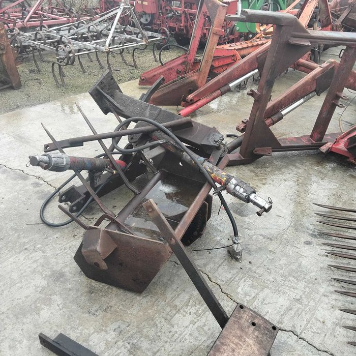 Încărcător frontal tractor U650, U445, U450