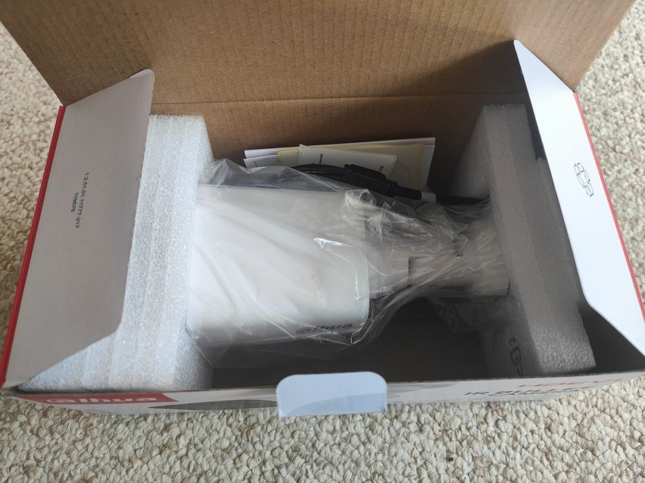 Camera supraveghere Dahua HDCVI 4K IR 80metri cu microfon pentru DVR