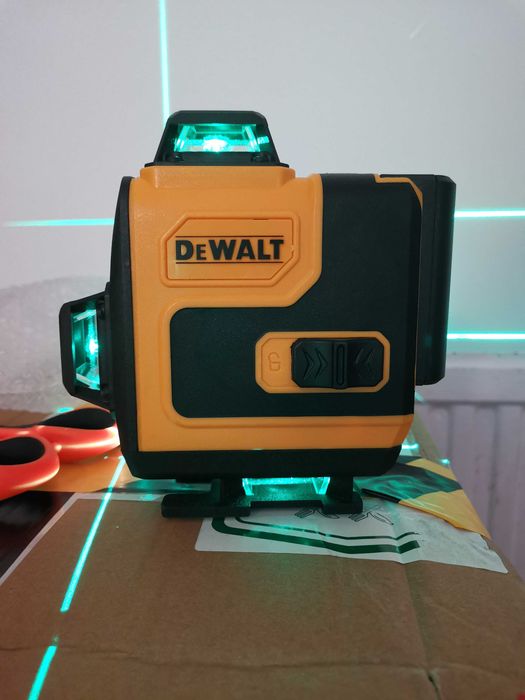 Nivela laser verde 16 linii, acumulator încărcător inclus,autonivelare