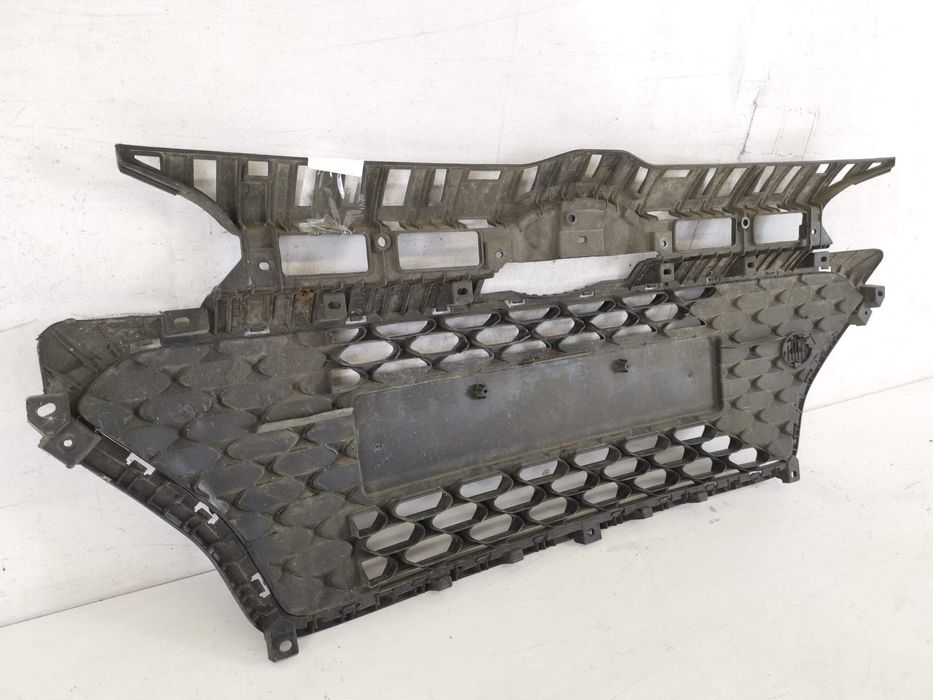 Радиаторна решетка Хюндай i20 2 [фейслифт] [ - ] Оригинална, В добро с