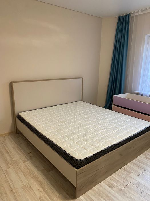 кровать двухспальный