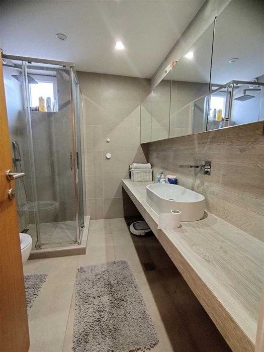 Дава се под наем Двустаен апартамент в София, Център - 54 кв.м за 612 € - Снимка #2