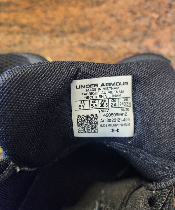 Ghete baschet Under Armour impecabile