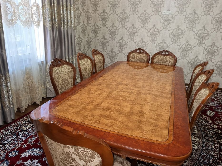 Продается мебель спальный гарнитур и стол со стульями в идеальном сост