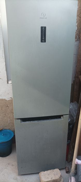 Холодильник INDESIT