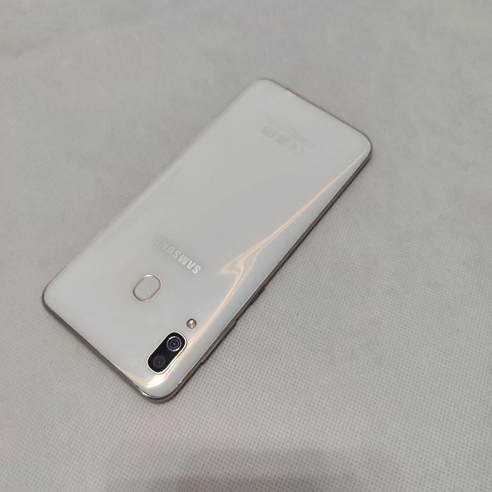 Samsung Galaxy A30 ideal holda