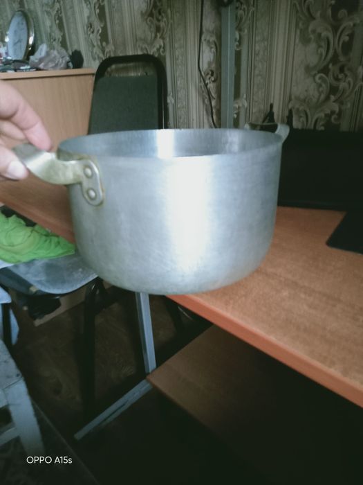 Продам кастрюлю 3.5 литра