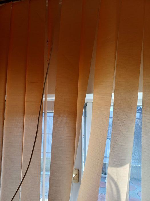 Jaluzele geam, verticale