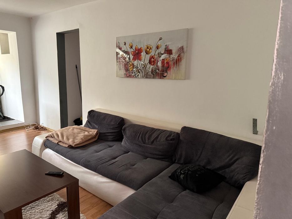 Ofer spre inchiriere ap cu 3 camere