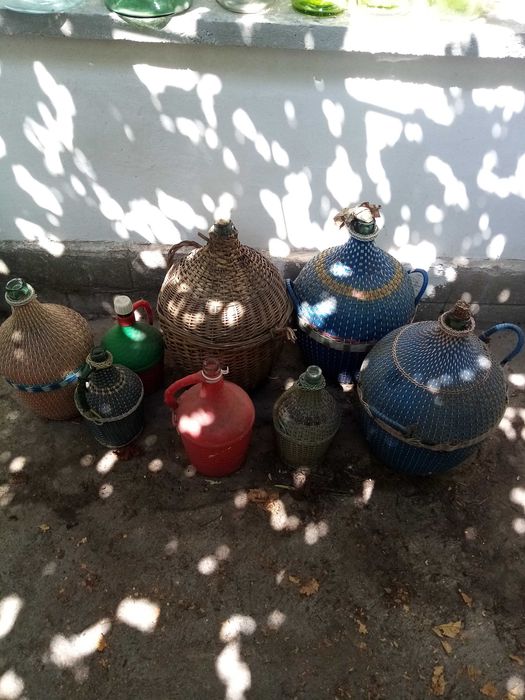 Продавам дамаджани