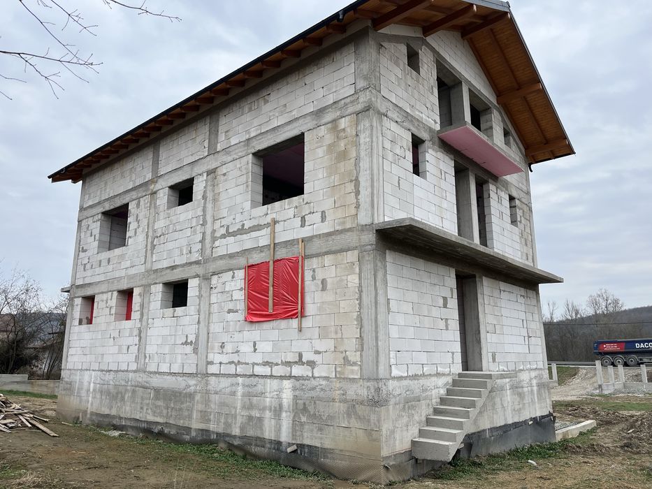 Vand sau caut partener