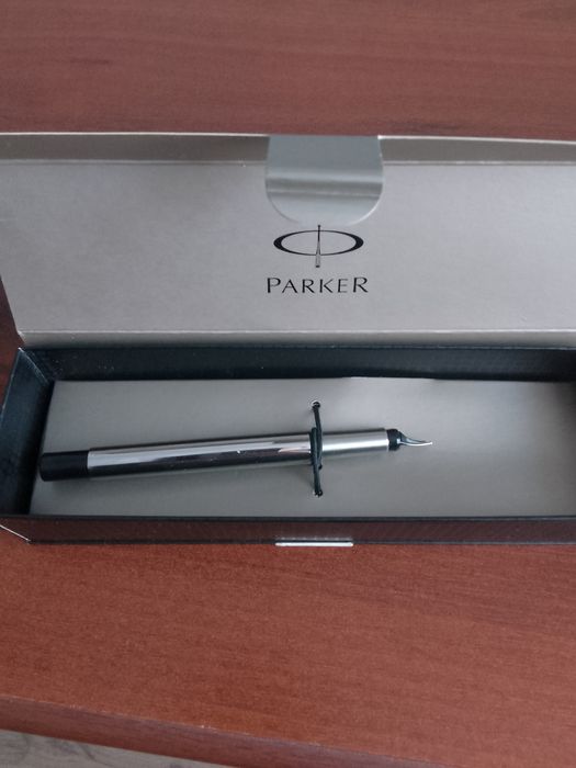 Перьевая ручка Parker