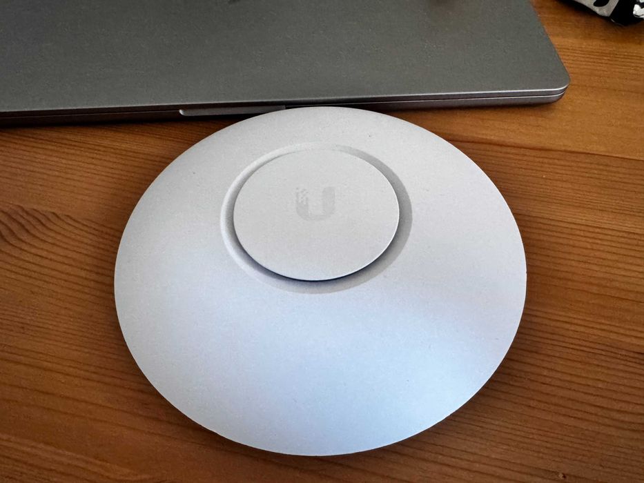 Продавам Ubiquiti UAP-AC-HD UniFi AC HD