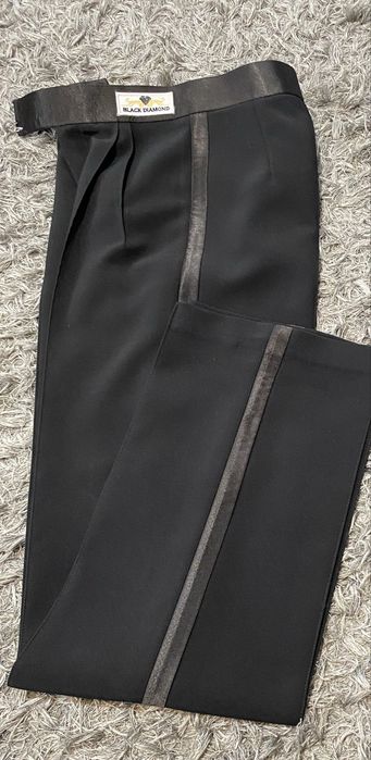 Tinute latino baiat, dans sportiv