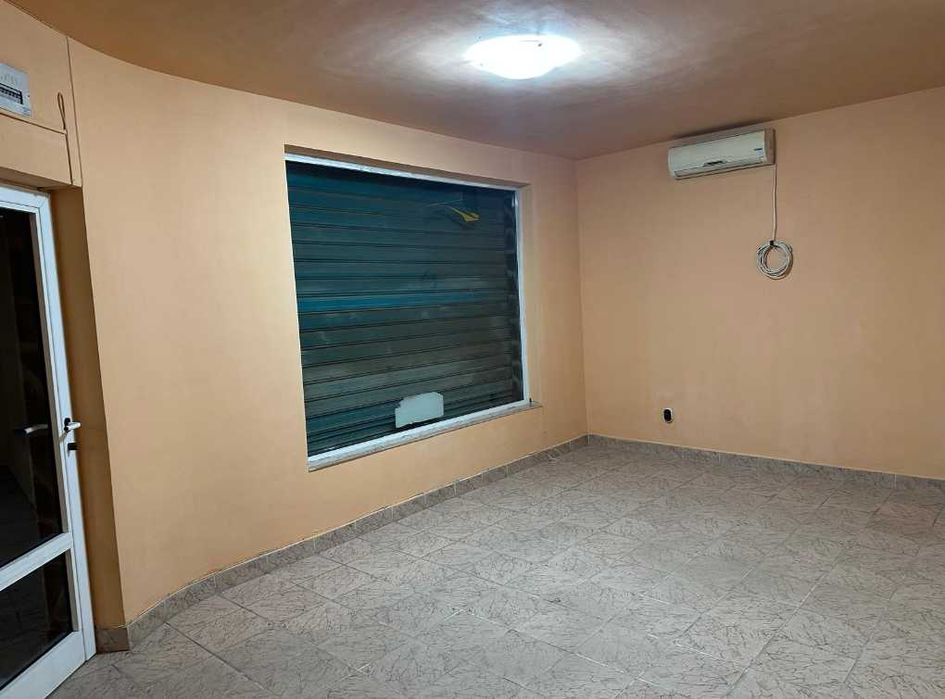 Магазин 140 м2, на гл. булевард, Северна Пр. Зона