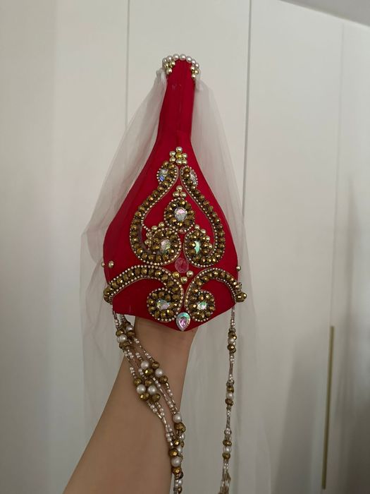 Продам платье нарядное, одевала один раз