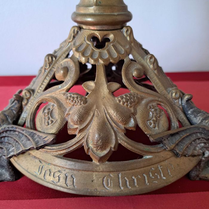 Sfesnic de altar catolic cu șapte lumini din bronz