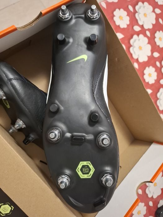 Ghete de fotbal Nike Premier