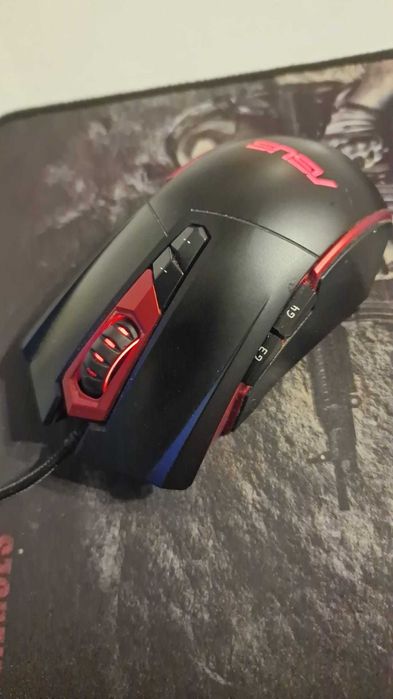 Mouse si tastatura Asus de gaming in stare foarte buna