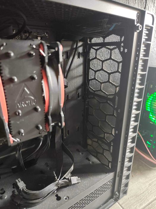 Компютър/Части с R5 5600, 16GB RAM
