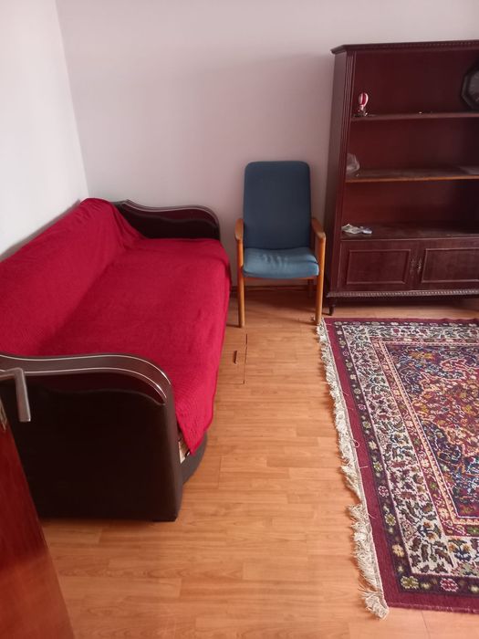 Închiriez garsoniera