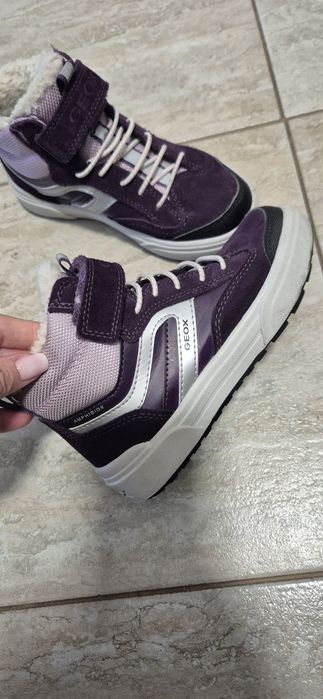 Ghete Geox fetite