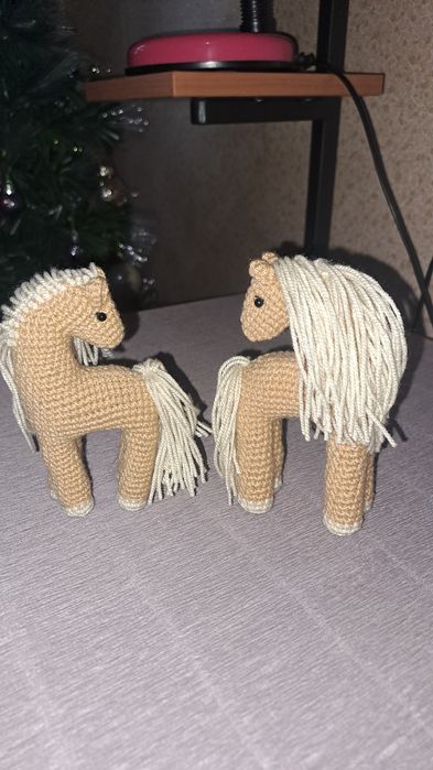 Вязаные лошадки , ручная работа