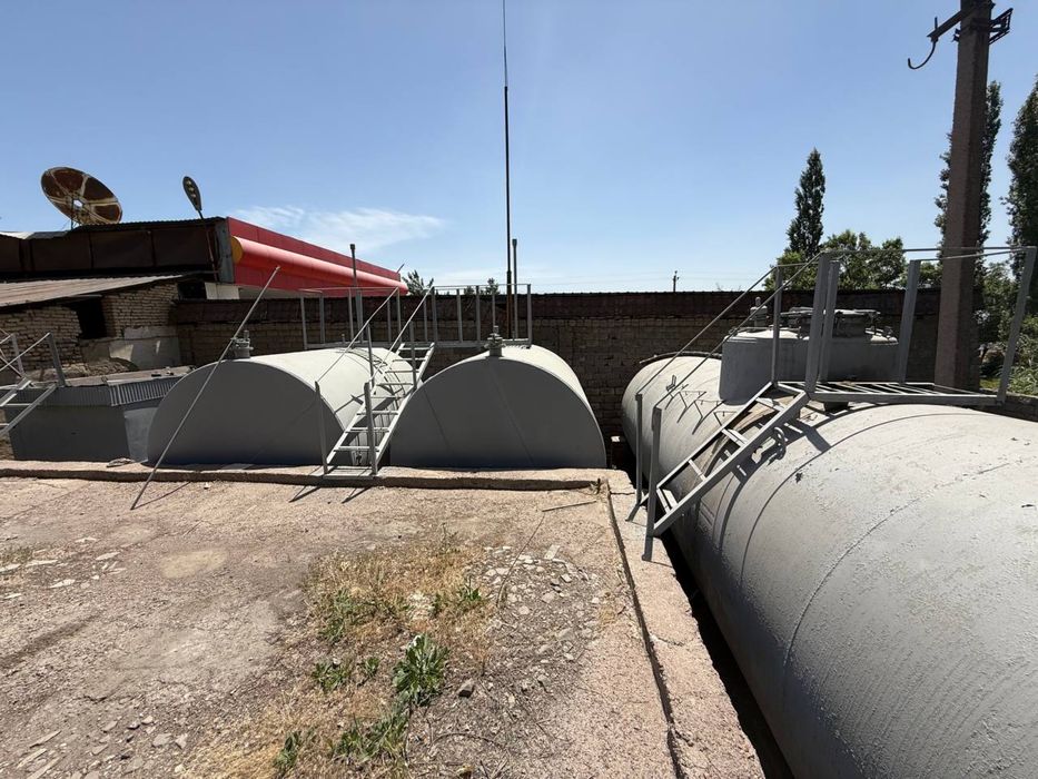 Бензин запрафка АЗС