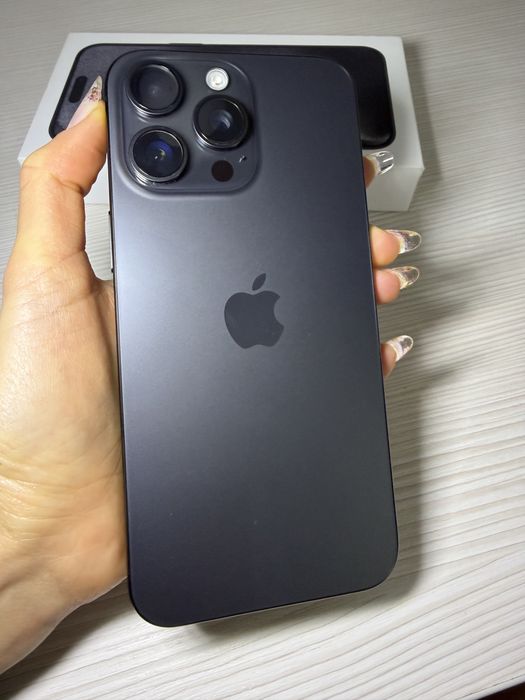 Vand Iphone 15 Pro Max