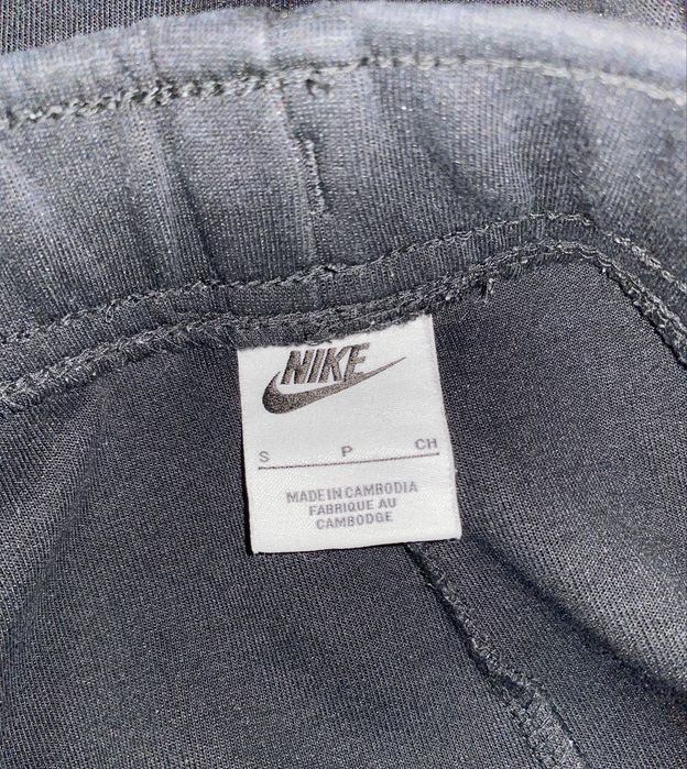 Pantaloni Nike tech fleece negri