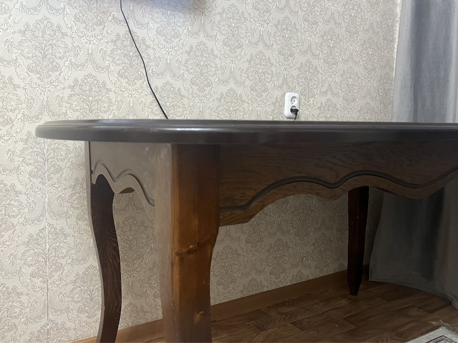 Продам раздвижной стол в гостиную