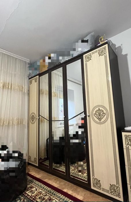 Продается 5 ти дверный шкаф . Длина 2.25.