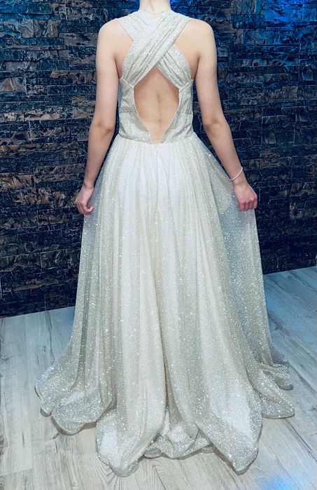 Rochie Crem cu Sclipici Lungă Elegantă pentru nunta