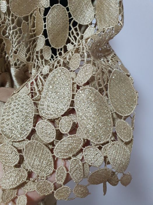 Rochie dantela brodata de inalta calitate crosetata, strasuri aplicate