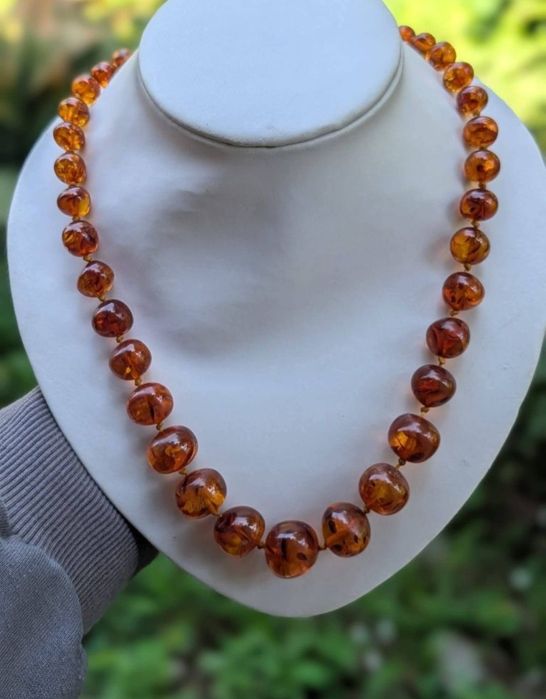 Vechi colier lant din chihlimbar natural baltic, de culoarea mierii, cu inchizatoare din argint 925, cabochon oval