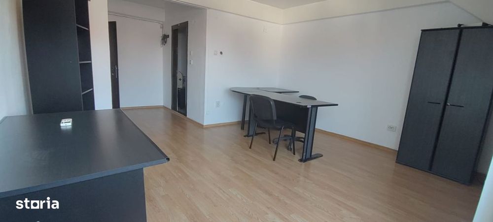 De vanzare spatiu birouri + comercial - ARAD