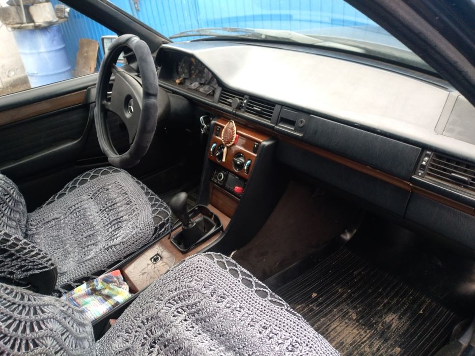 Автомобиль Мерседес