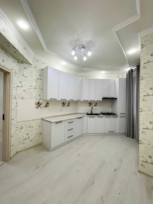 СРОЧНО 4 хонали 4/2/10 ЖК Nice Village 95м2 квартира сотилади