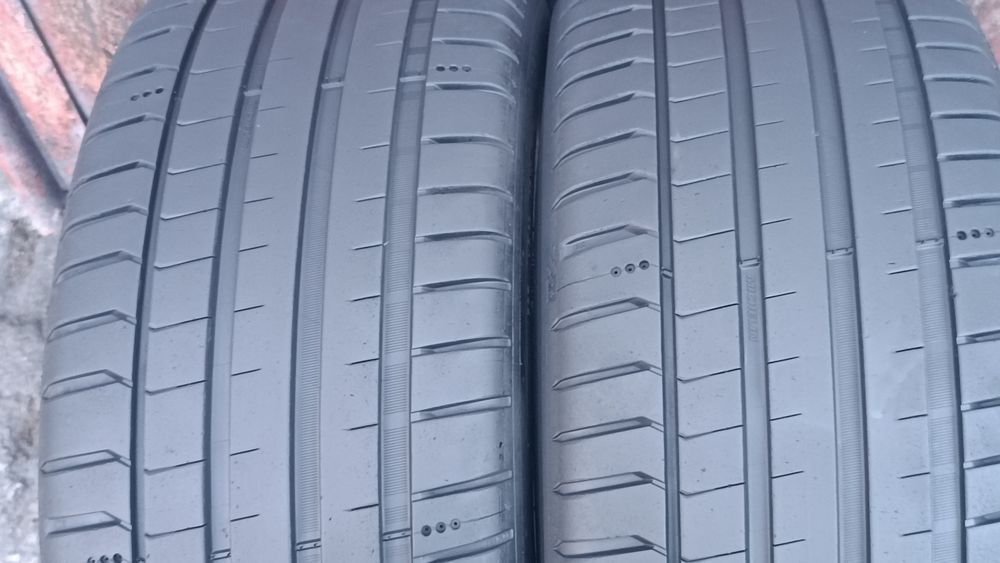 245/40/18 Michelin
