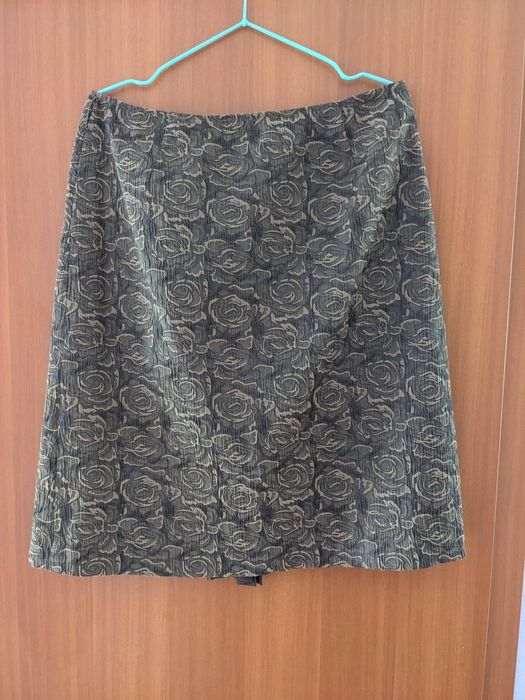 Продам женский костюм