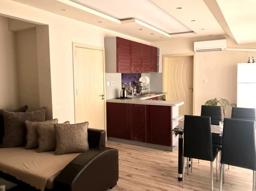 Дава се под наем Тристаен апартамент в Пловдив, Кършияка - 100 кв.м за 500 € - Снимка #1